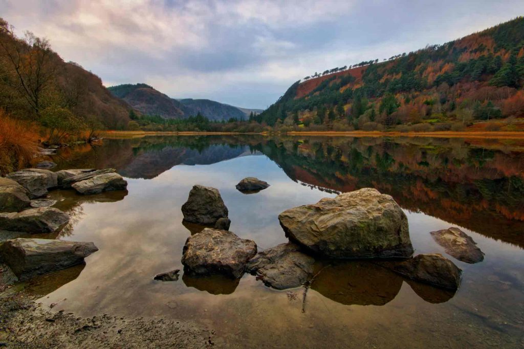 Paysage du lac de Glendalough, Irlande